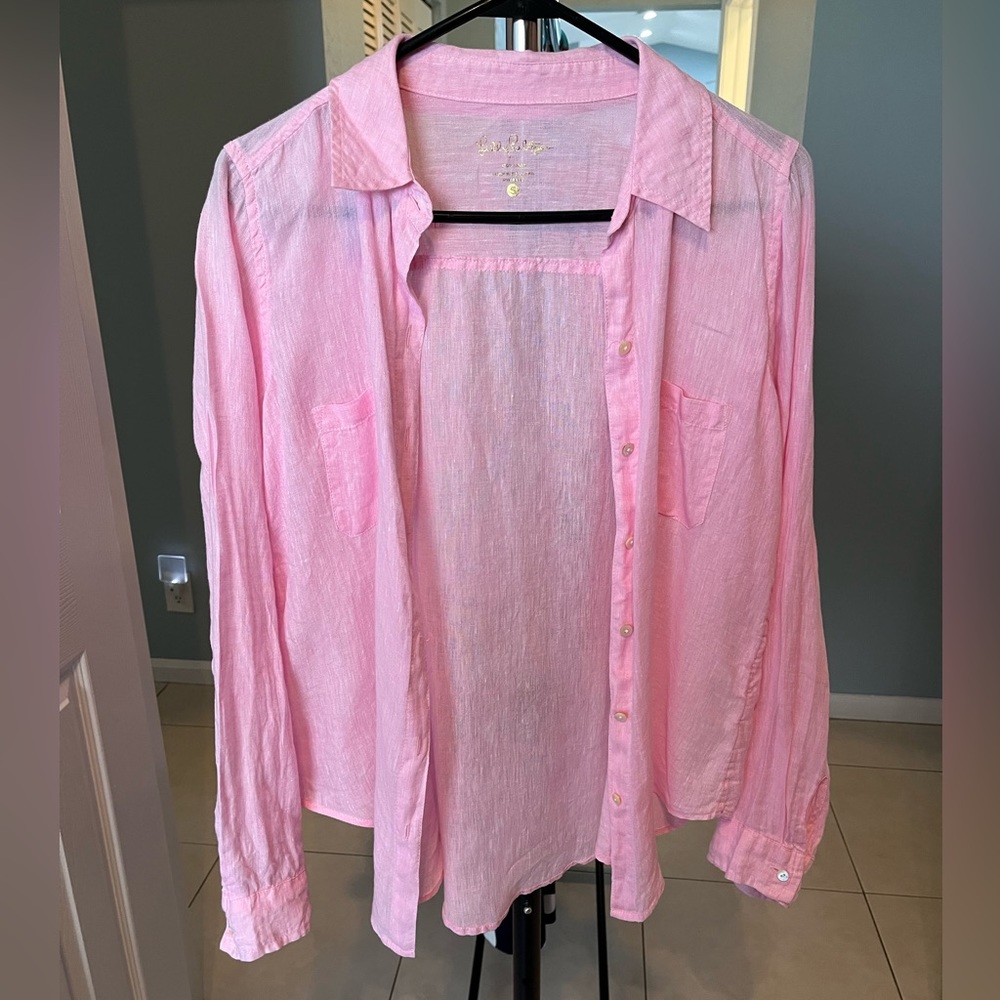 Lily Pulitzer pink linen long sleeve button up. Size small. EUC